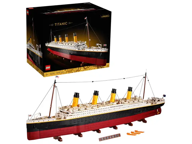 LEGO® Titanic