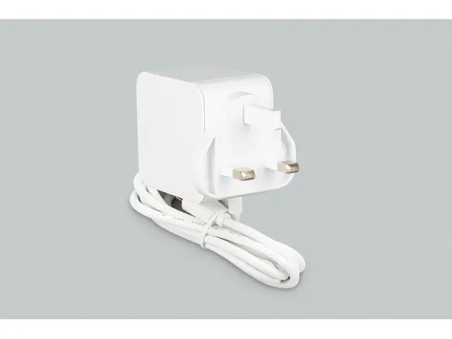 RASPBERRY PI FOUNDATION Raspberry Pi 45W USB-C-Netzteil Weiß EU