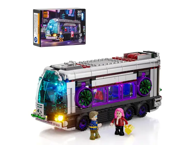 FUNWHOLE Cyberpunk-Bus