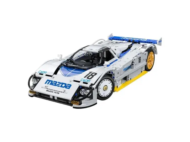 CADA CaDA Mazda 787B (#18) 1/10 (1797 Teile)