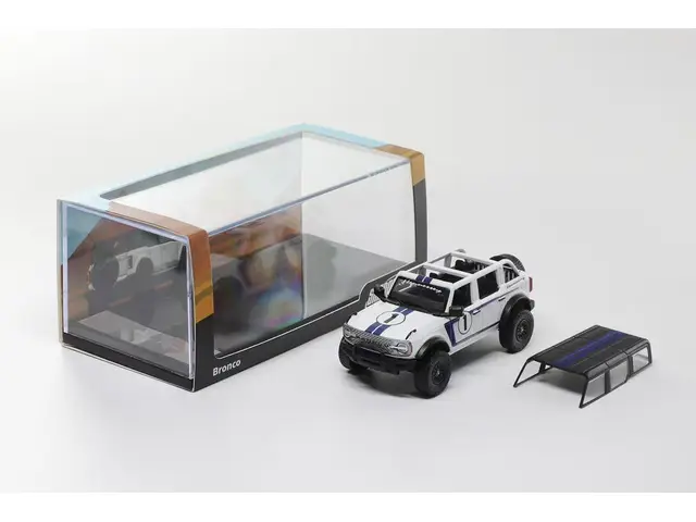 SHADOW PRO Shadow Pro - 1/64 Ford Bronco White Nr.1