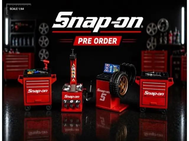 NINETYONE 1/64 Mini Tire Shop Set Red Diecast Premium